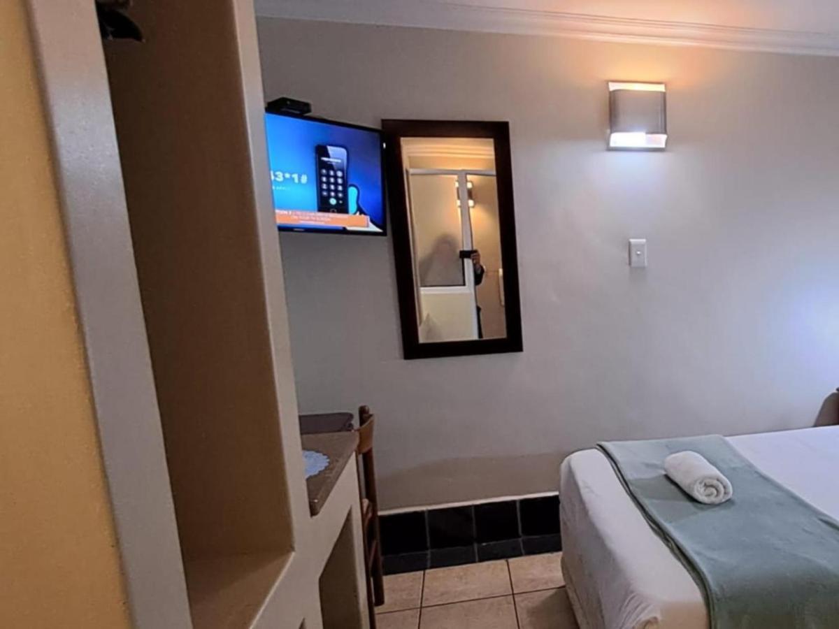 Green Door Guest House Μόσελ Μπέι Δωμάτιο φωτογραφία